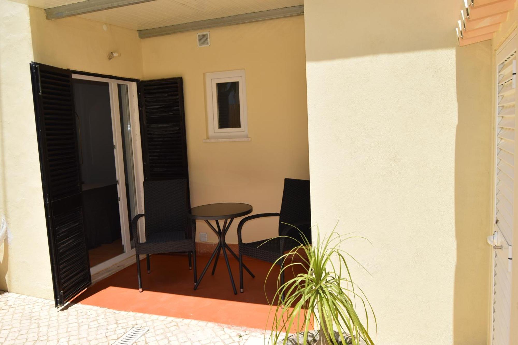 מלון לאגוּ‏ש Family House מראה חיצוני תמונה